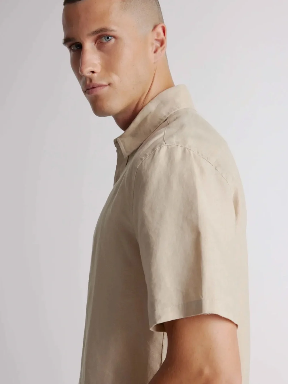 Quince NWT 100% European Linen Relaxed Short Sleeve Shirt Medium in Driftwood - Picture 5 of 10